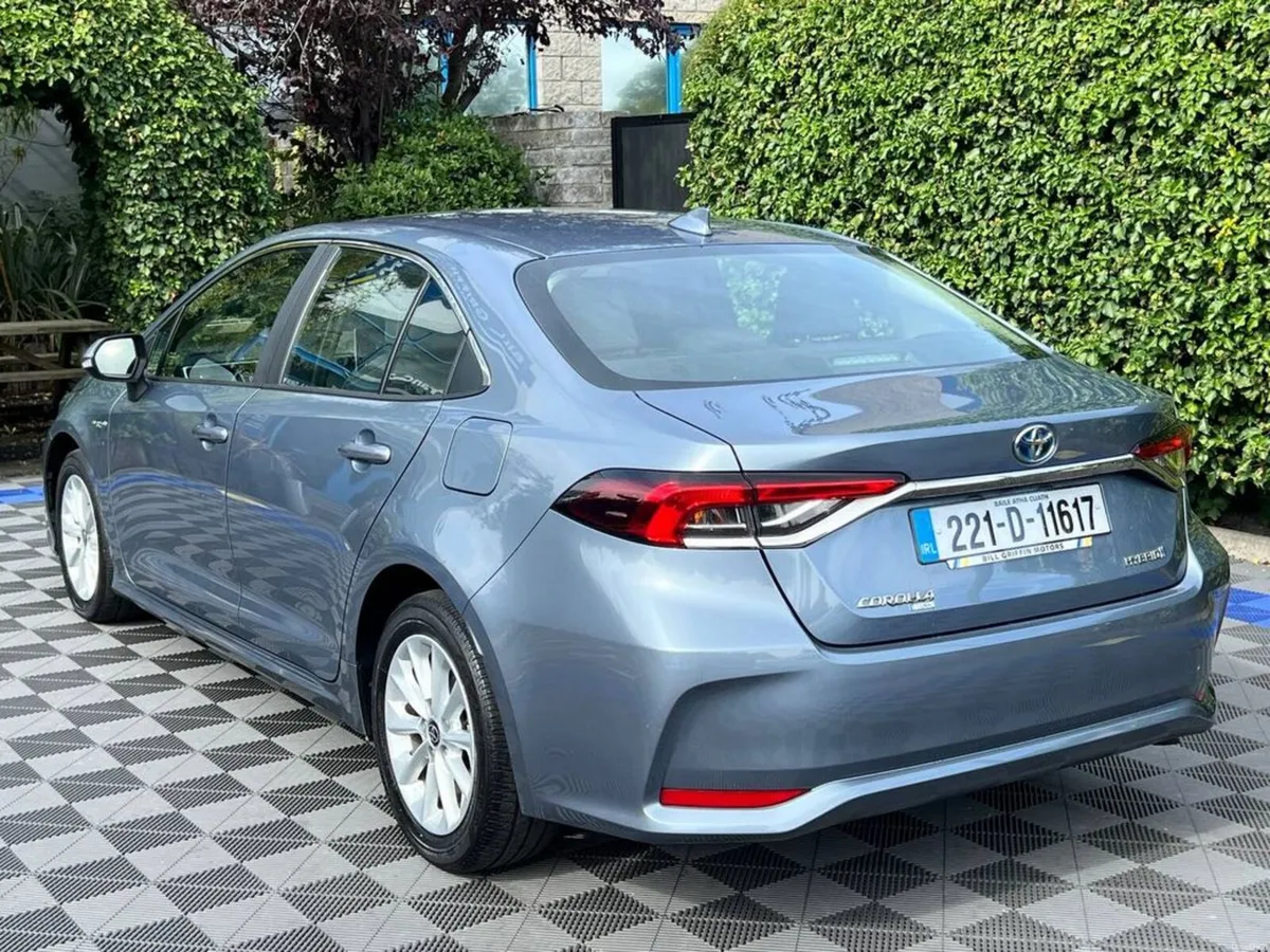Toyota Corolla LUNA 1.8 HYBRID AUTO // SERVICE HIS - Image 5