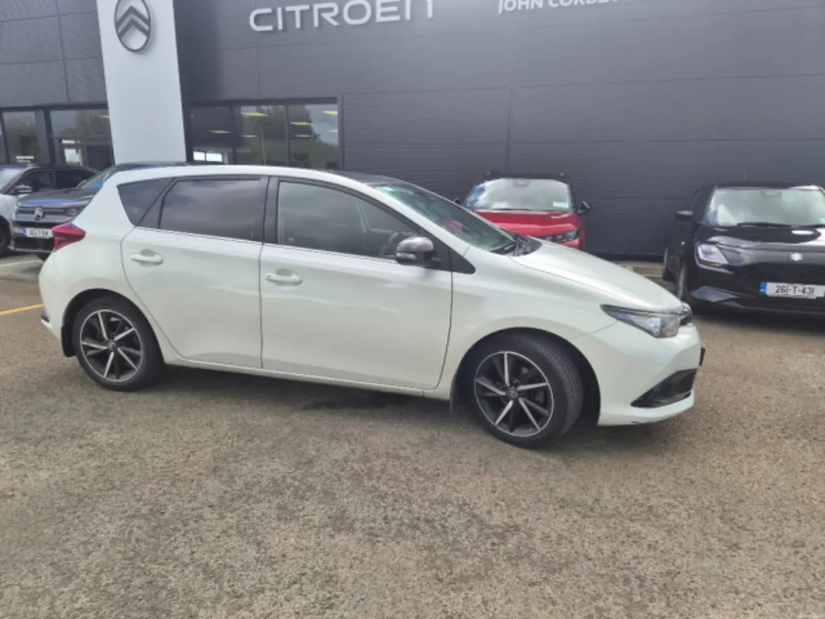 Toyota Auris 1.2 D-4T Luna Sport - Image 4