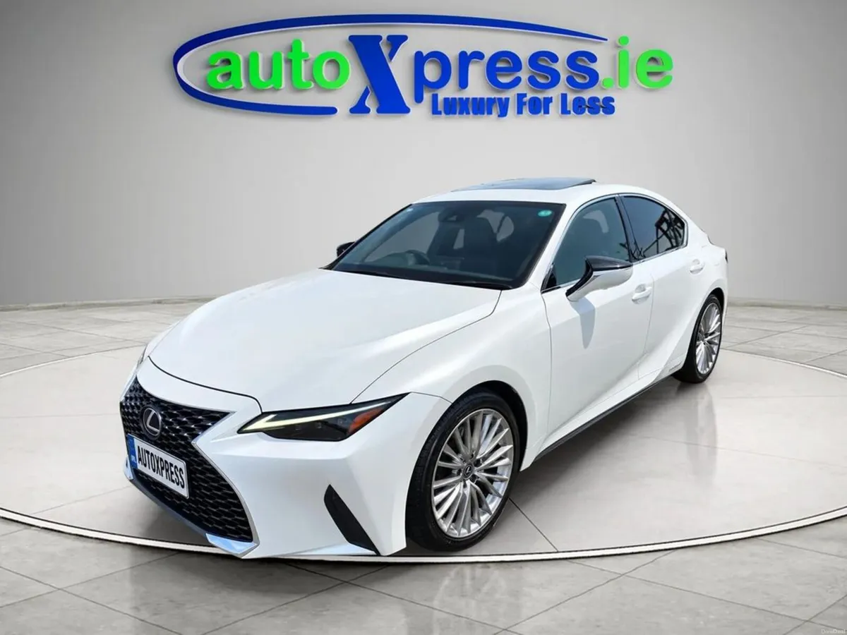 Lexus IS 2.5 Hybrid, Sunroof, Automatic - Image 5
