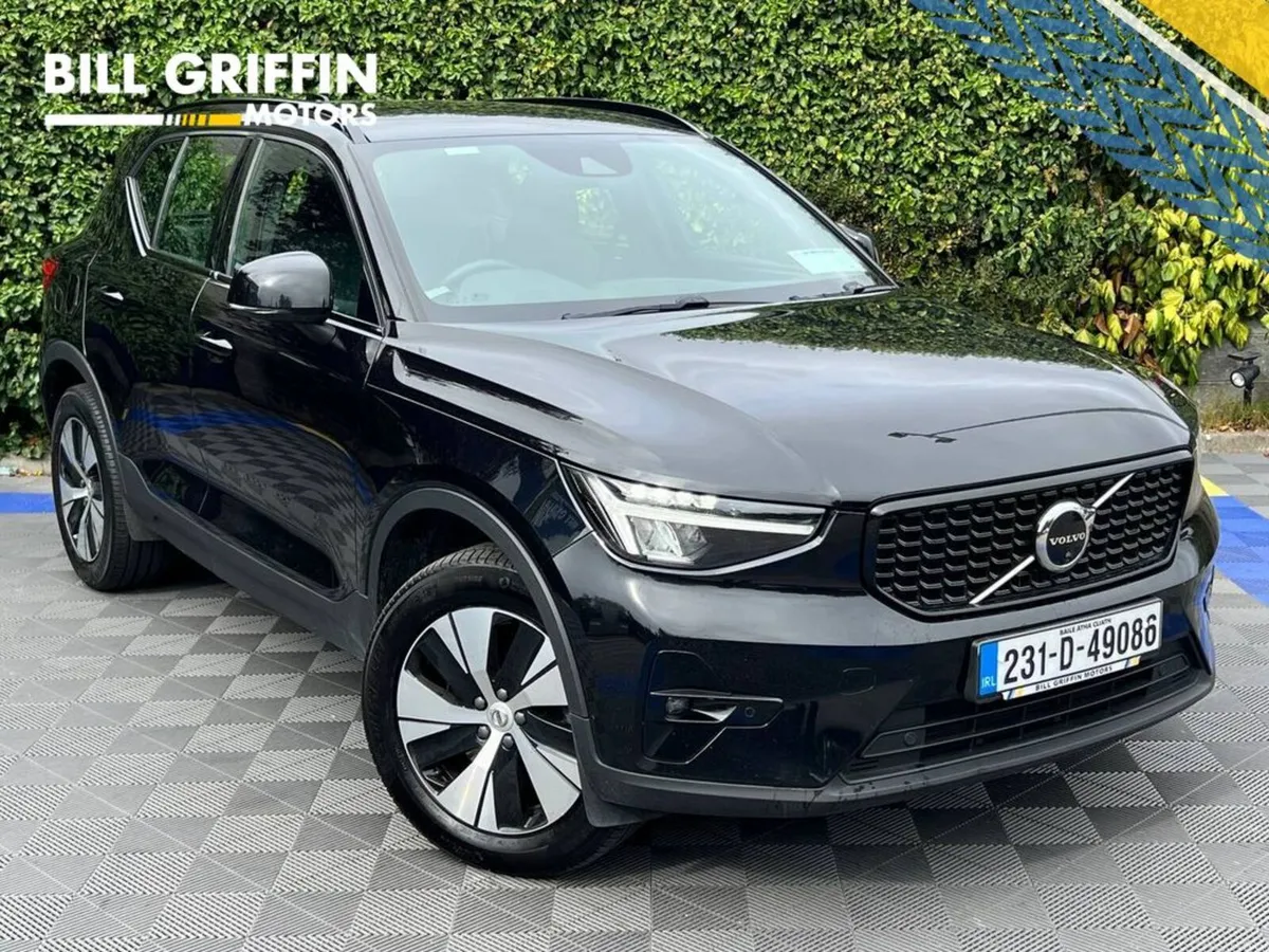 Volvo XC40 T4 PLUS RECHARGE 1.5 HYBRID // HEATED S - Image 1