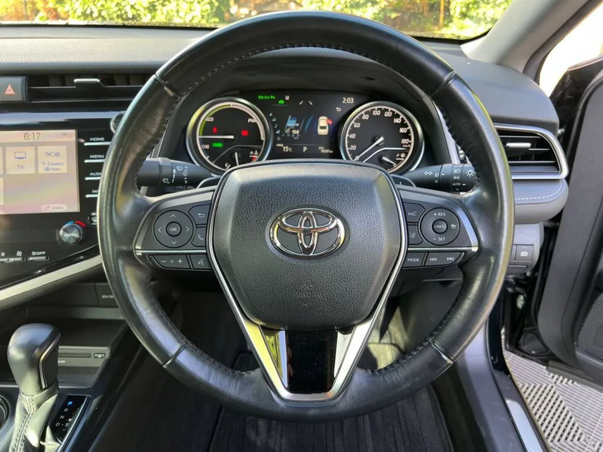 Toyota Camry WS-PACKAGE 2.5 HYBRID // APPLE CARPLA - Image 4