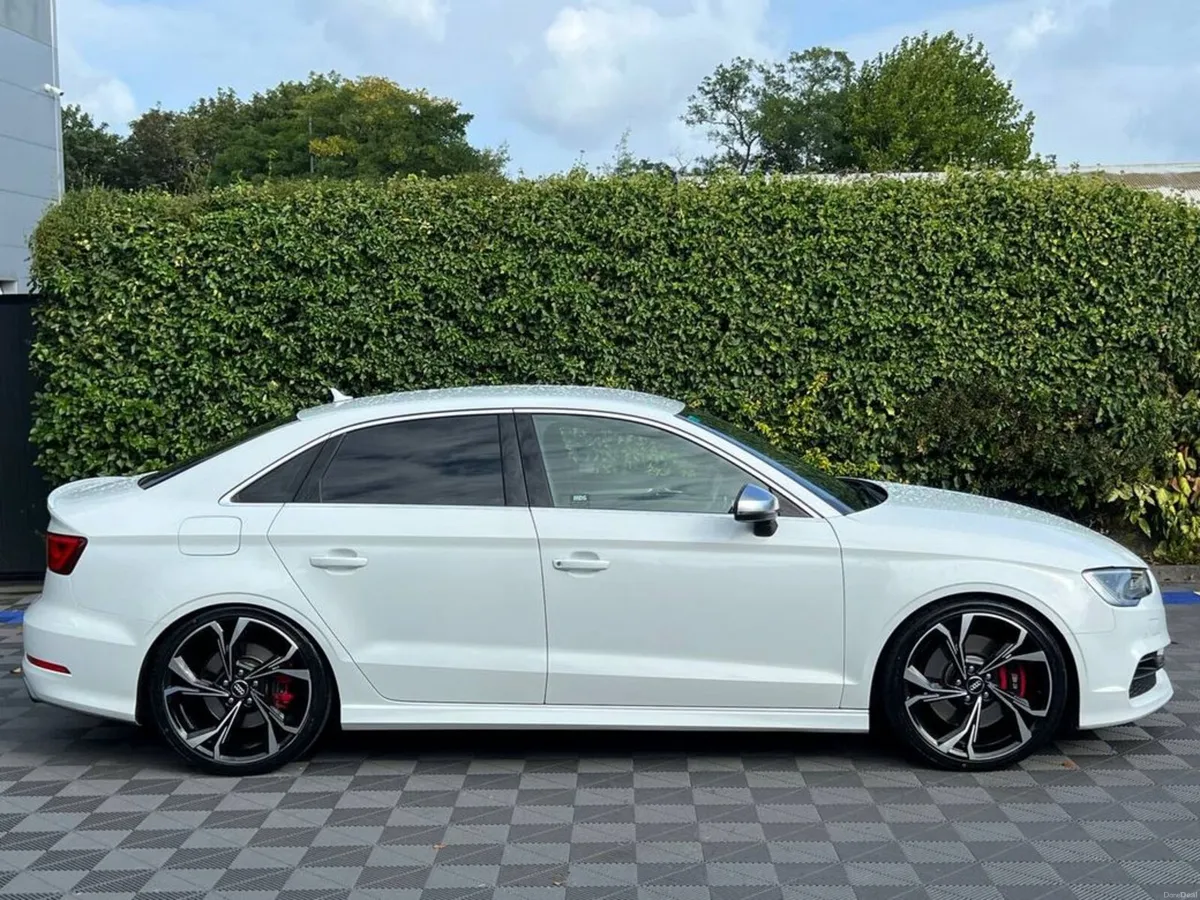 Audi S3 QUATTRO 2.0 TFSI AUTO // NEW 19" DIAMOND C - Image 2