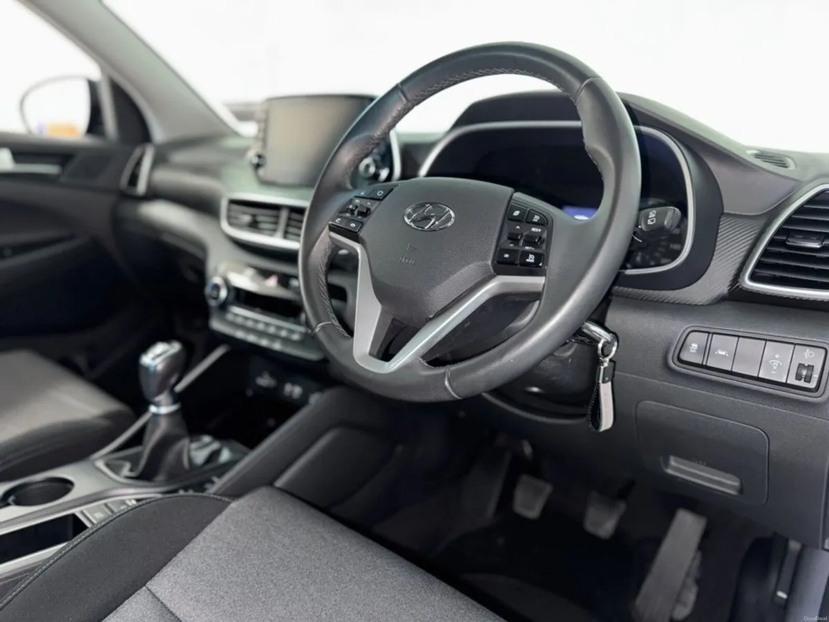 Hyundai Tucson 1.6 SE NAV 115PS DIESEL 5DR - Image 2
