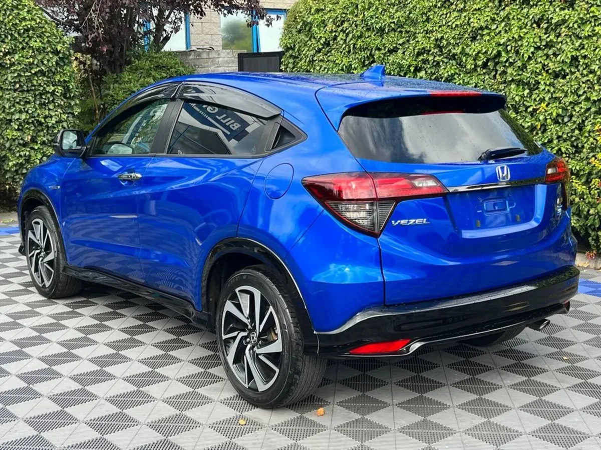 Honda Vezel RS 1.5 HYBRID AUTO // 18" DIAMOND CUT - Image 5