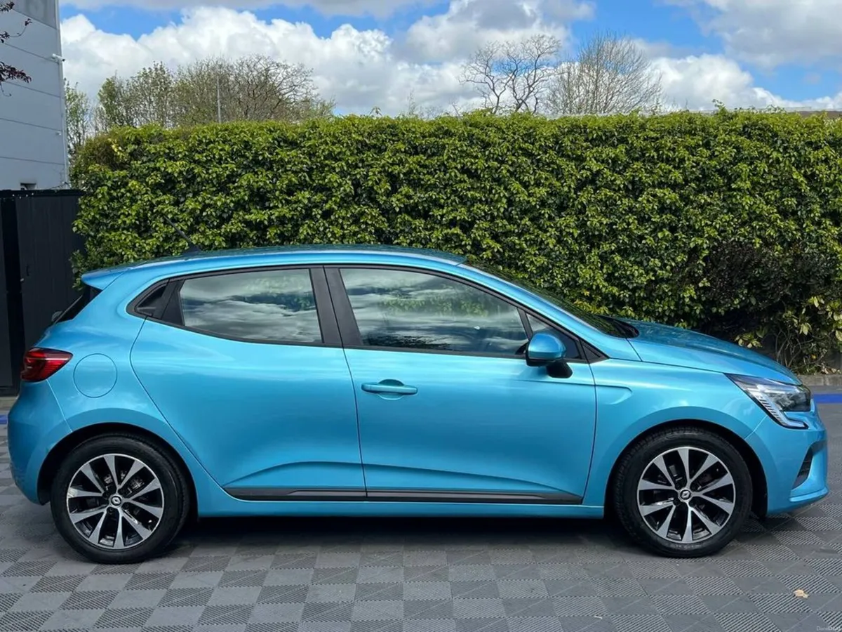 Renault Clio ICONIC 1.0 TCE // APPLE CARPLAY/ANDRO - Image 2