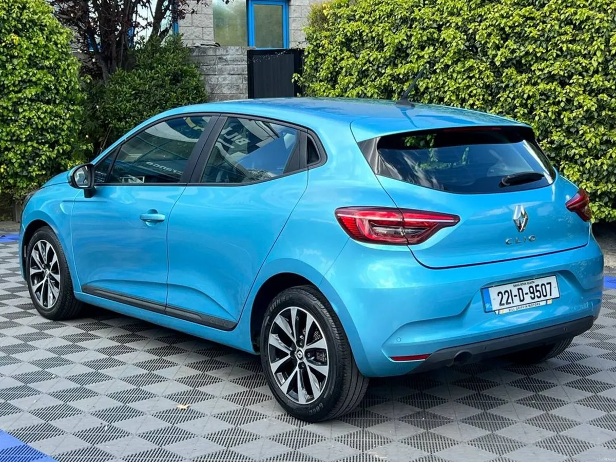 Renault Clio ICONIC 1.0 TCE // APPLE CARPLAY/ANDRO - Image 5