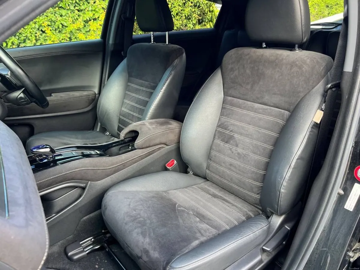 Honda Vezel RS 1.5 HYBRID AUTO // DIAMOND CUT ALLO - Image 6