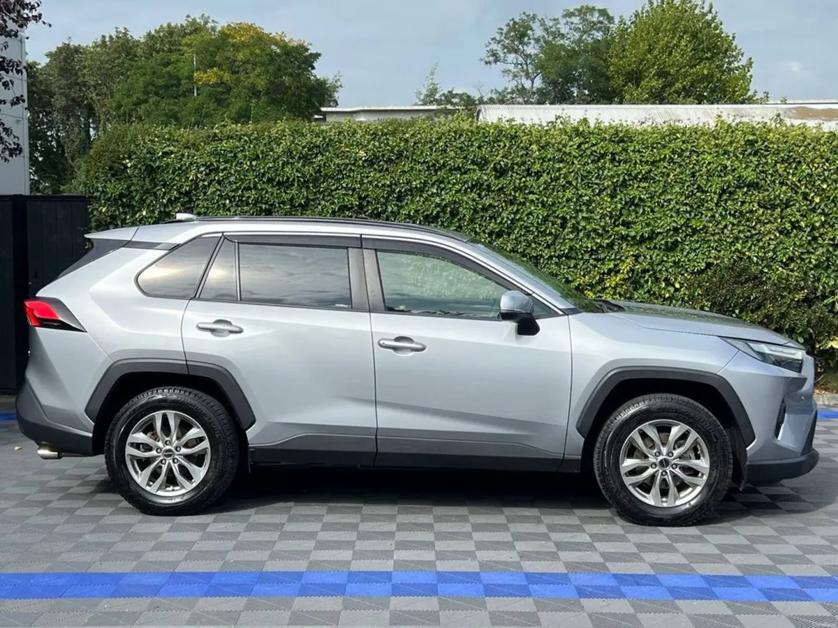 Toyota RAV4 AWD 2.5 HYBRID AUTO // REVERSE CAMERA - Image 2