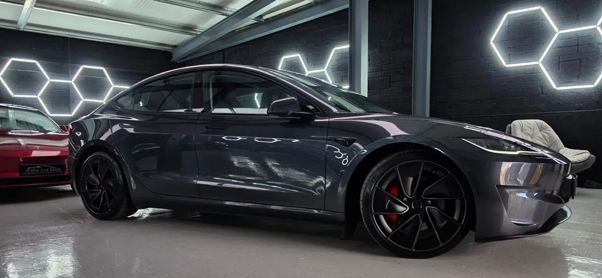 🔥 2024 Tesla Model 3 Performance in Premiuim Stea - Image 6
