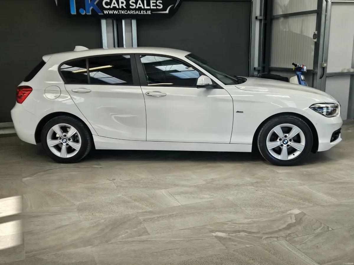17 BMW 1 SERIES SPORT AUTOMATIC PETROL - Image 3