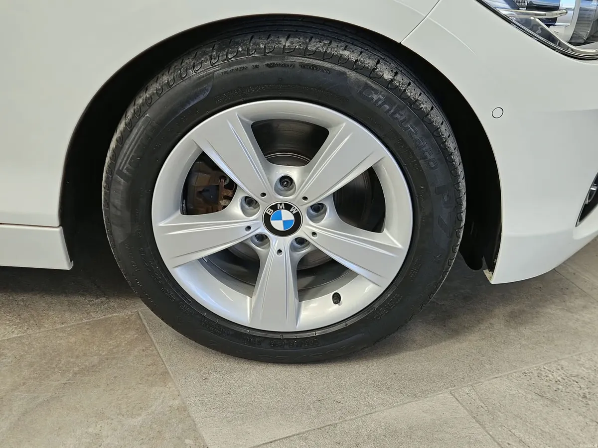 17 BMW 1 SERIES SPORT AUTOMATIC PETROL - Image 6