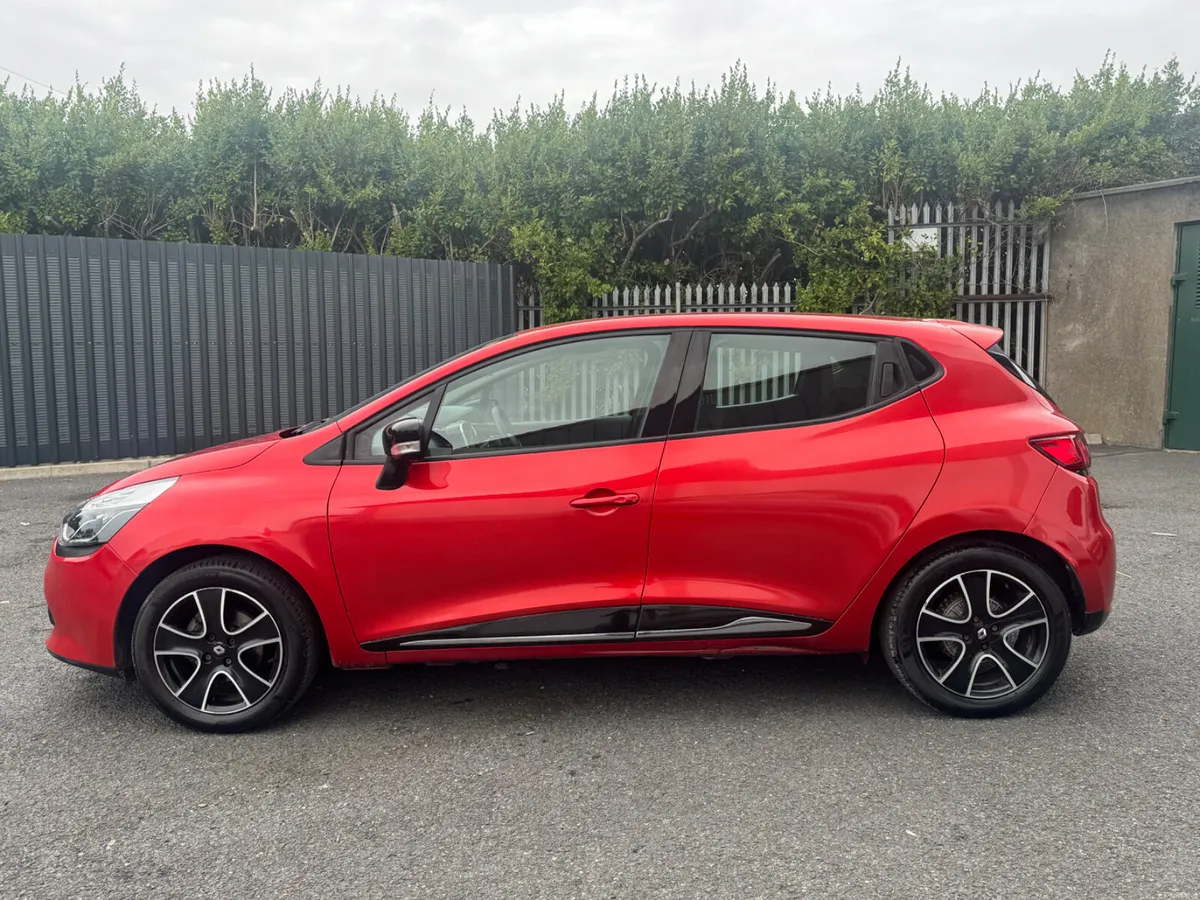 Renault Clio 2016 Automatic low mileage 26 km - Image 5