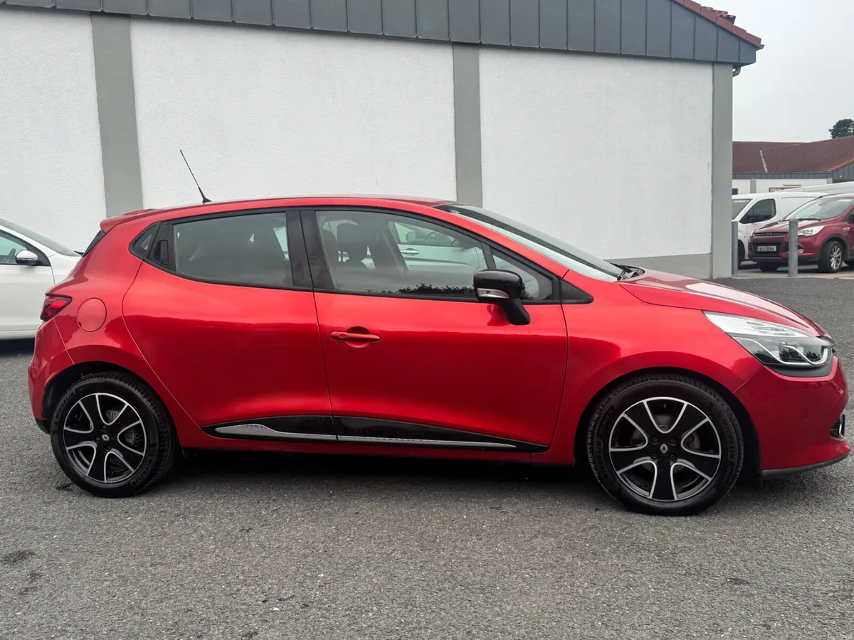 Renault Clio 2016 Automatic low mileage 26 km - Image 4