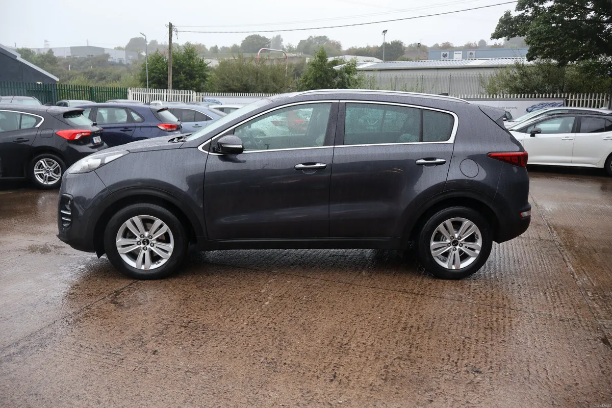 Kia Sportage Panoramic Roof Leather Apple CarPlay! - Image 6