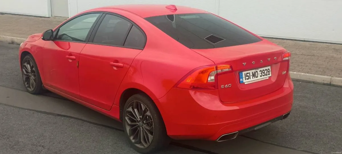 2015 Volvo s60 - Image 3