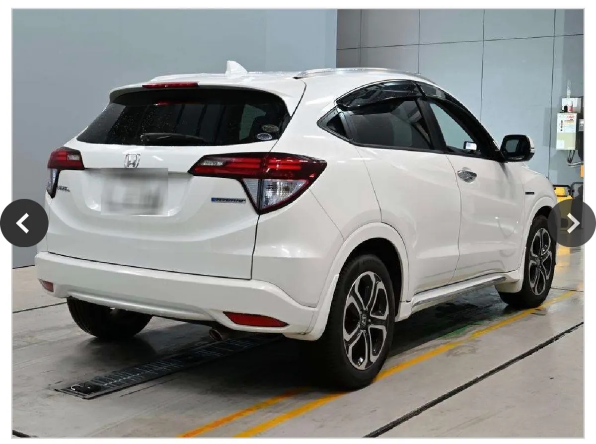 Honda Vezel 2017 | Automatic | Arriving end of 26 - Image 4