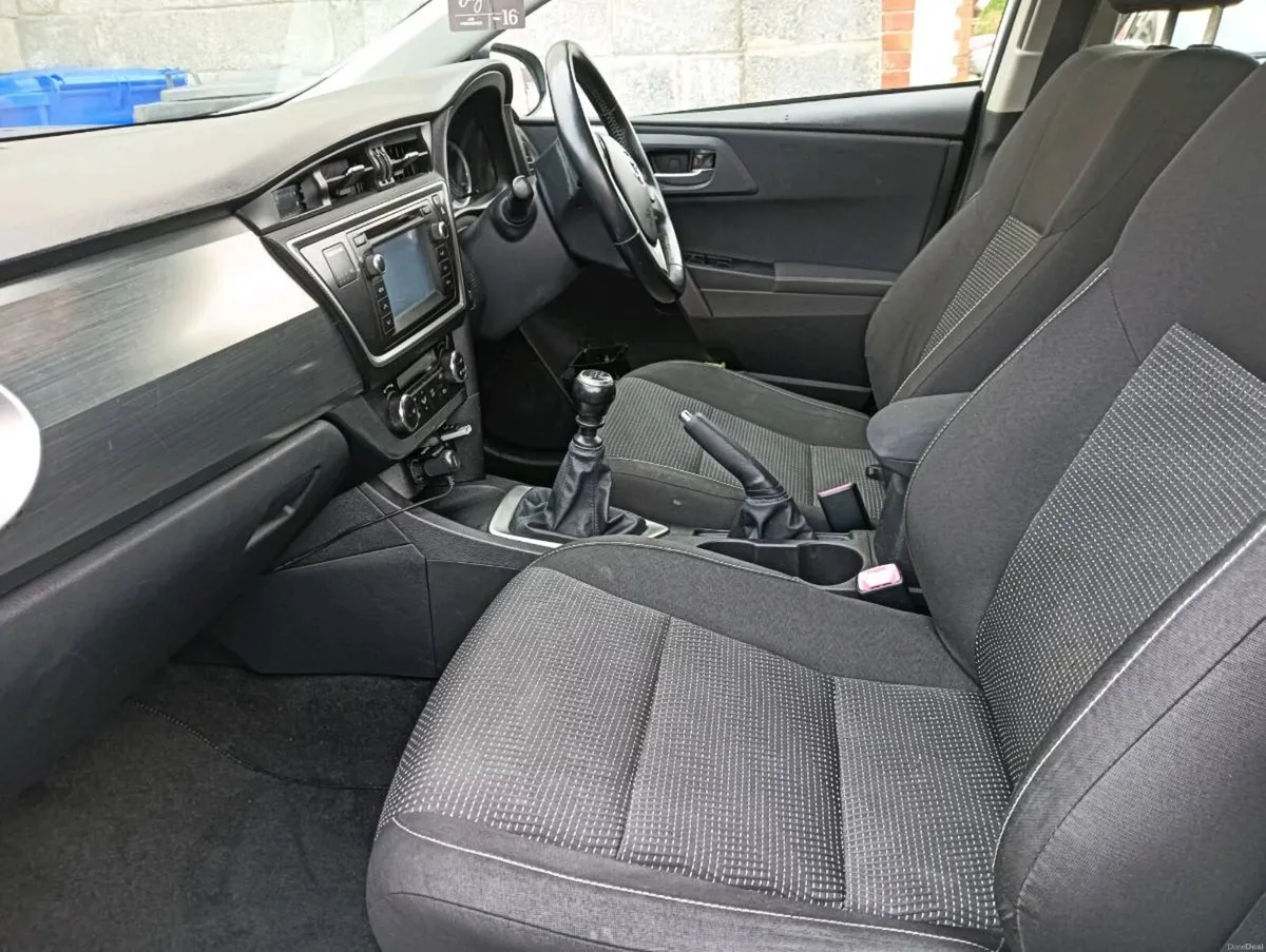 Toyota Auris estate 1.4 Diesel - Image 2