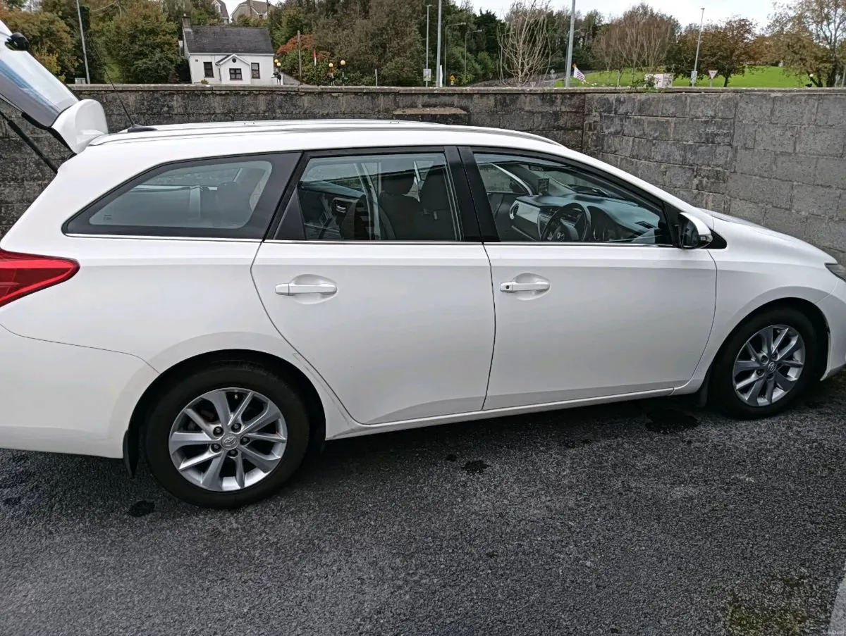 Toyota Auris estate 1.4 Diesel - Image 5