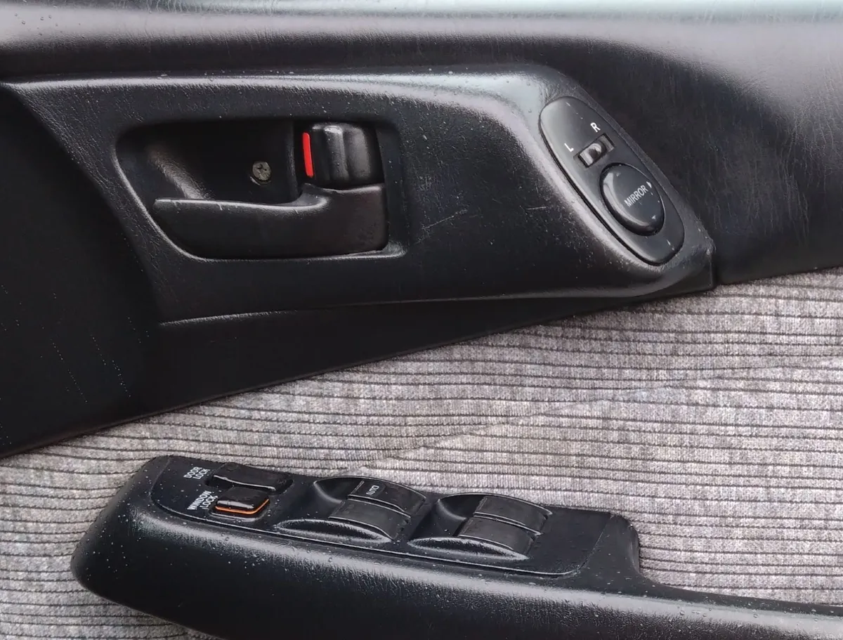 Toyota Carina 1993 - Image 2