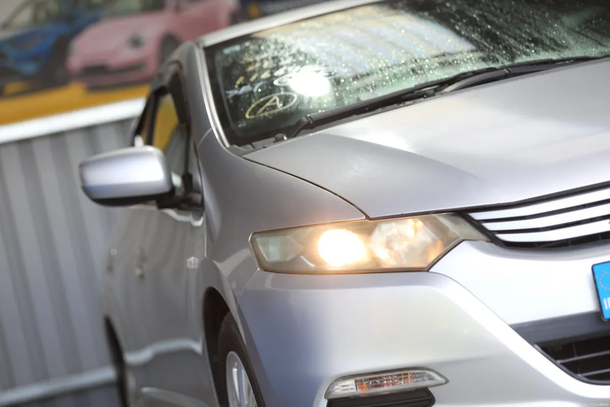 Honda Insight 2009 G package like new - Image 6