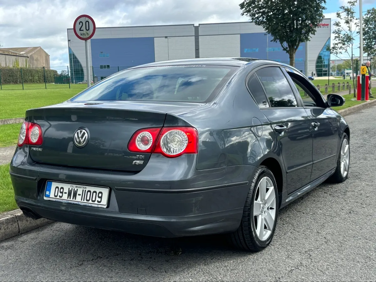 Volkswagen Passat 2.0 TDI MONTE CARLO 2009 - Image 2