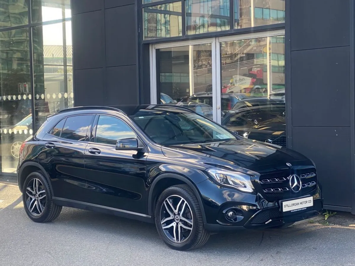 Mercedes-Benz GLA 180 AMG Night Edition Auto - Image 3