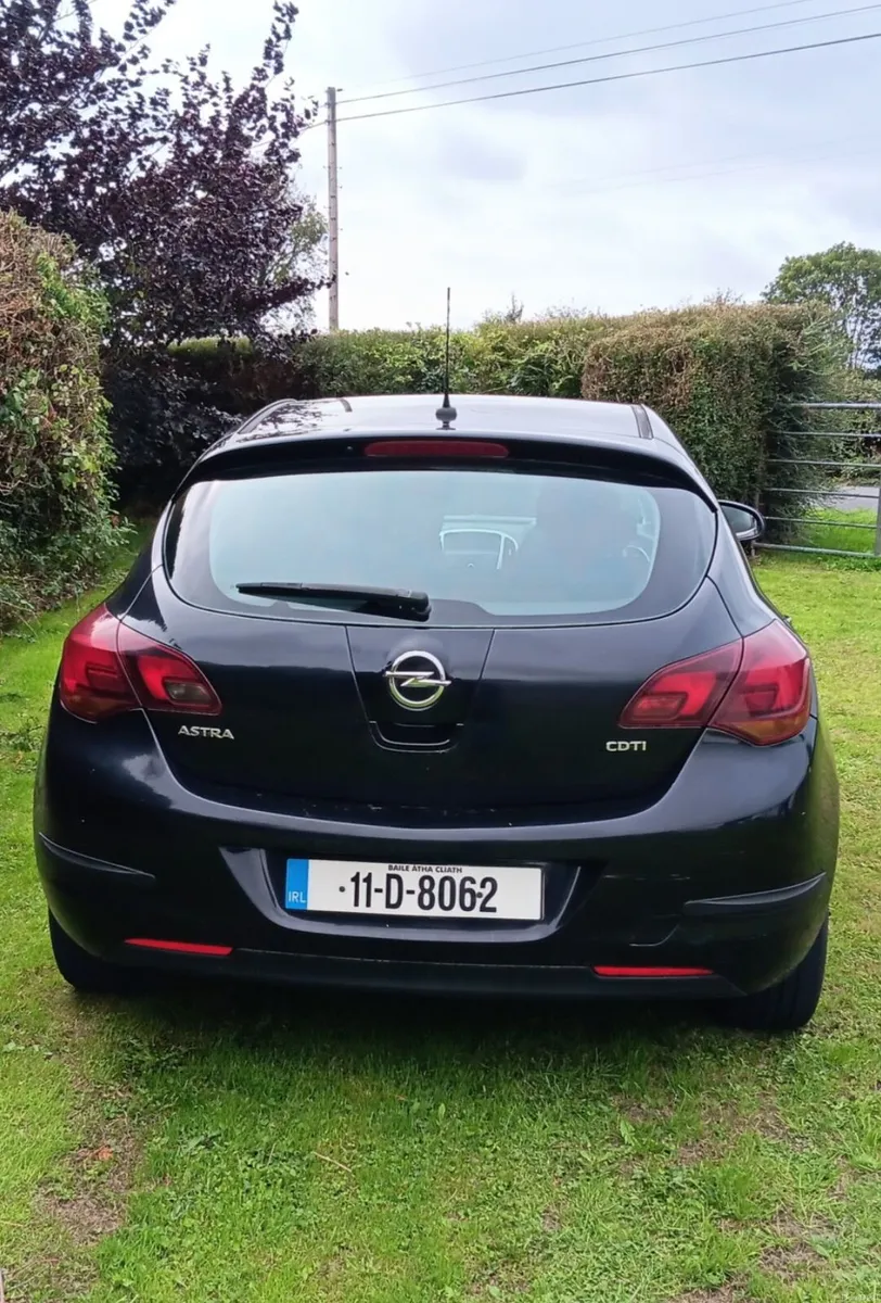 Opel Astra 2011 - Image 6