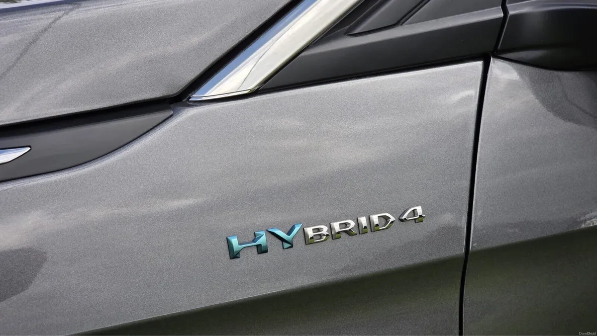RARE 2020 Peugeot 3008 GT 300BHP 4WD PLUGIN HYBRID - Image 4
