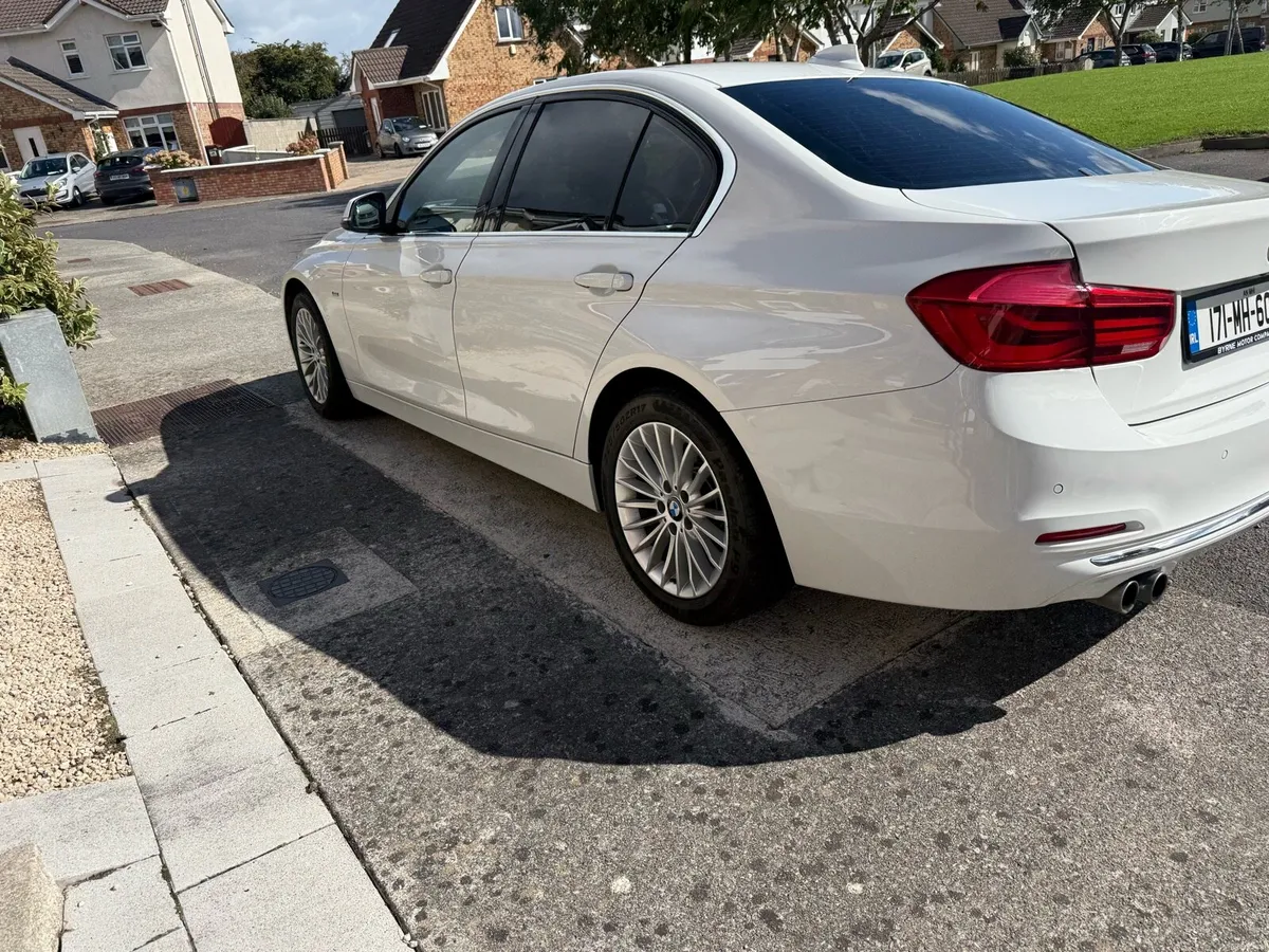Car - Image 2