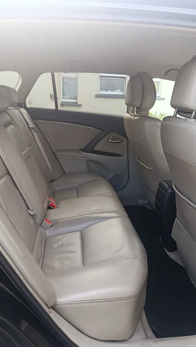 Toyota Avensis 2010 - Image 5