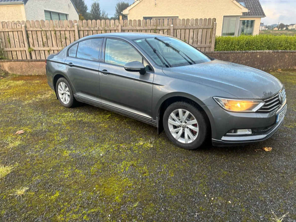 2015 Volkswagen Passat - Image 3
