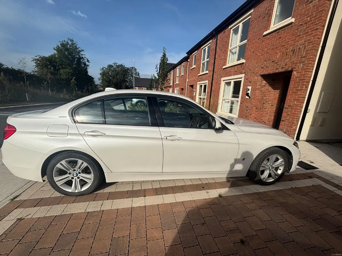 BMW 330e Plug-In Hybrid | 110k KM | NCT 09/2027 - Image 4