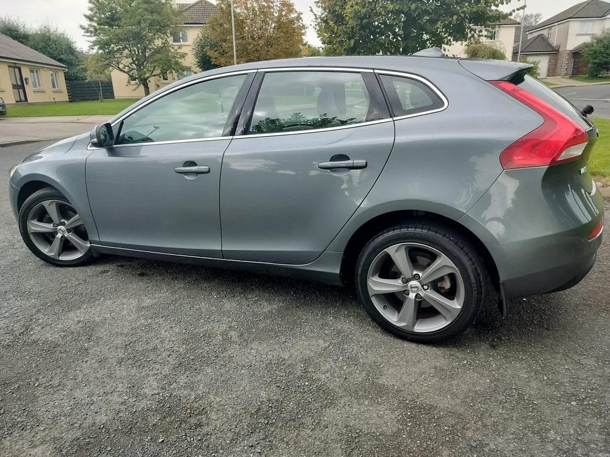 2018 VOLVO V40 D2 2.0L TDI NEW NCT 3/28 LOW MILES - Image 2