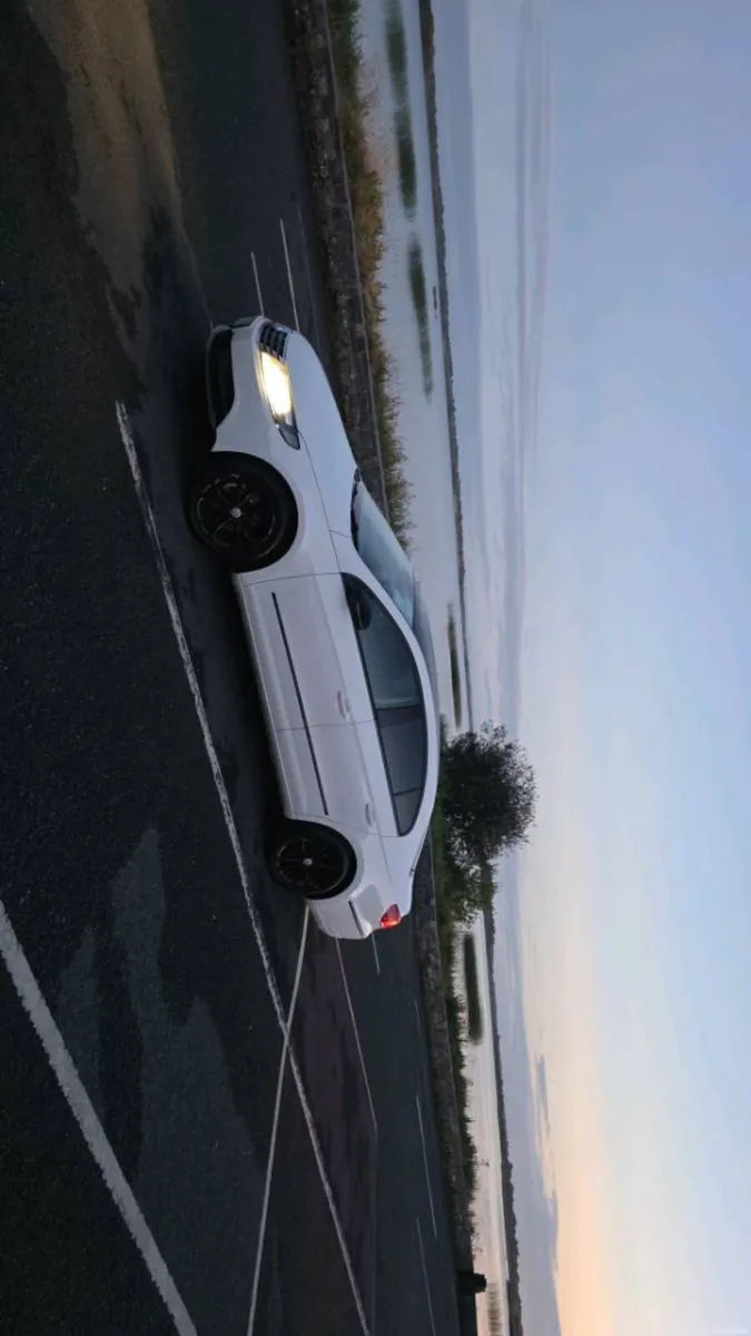 2013 Bluemotion volkswagen CC 2.0 tdi - Image 3