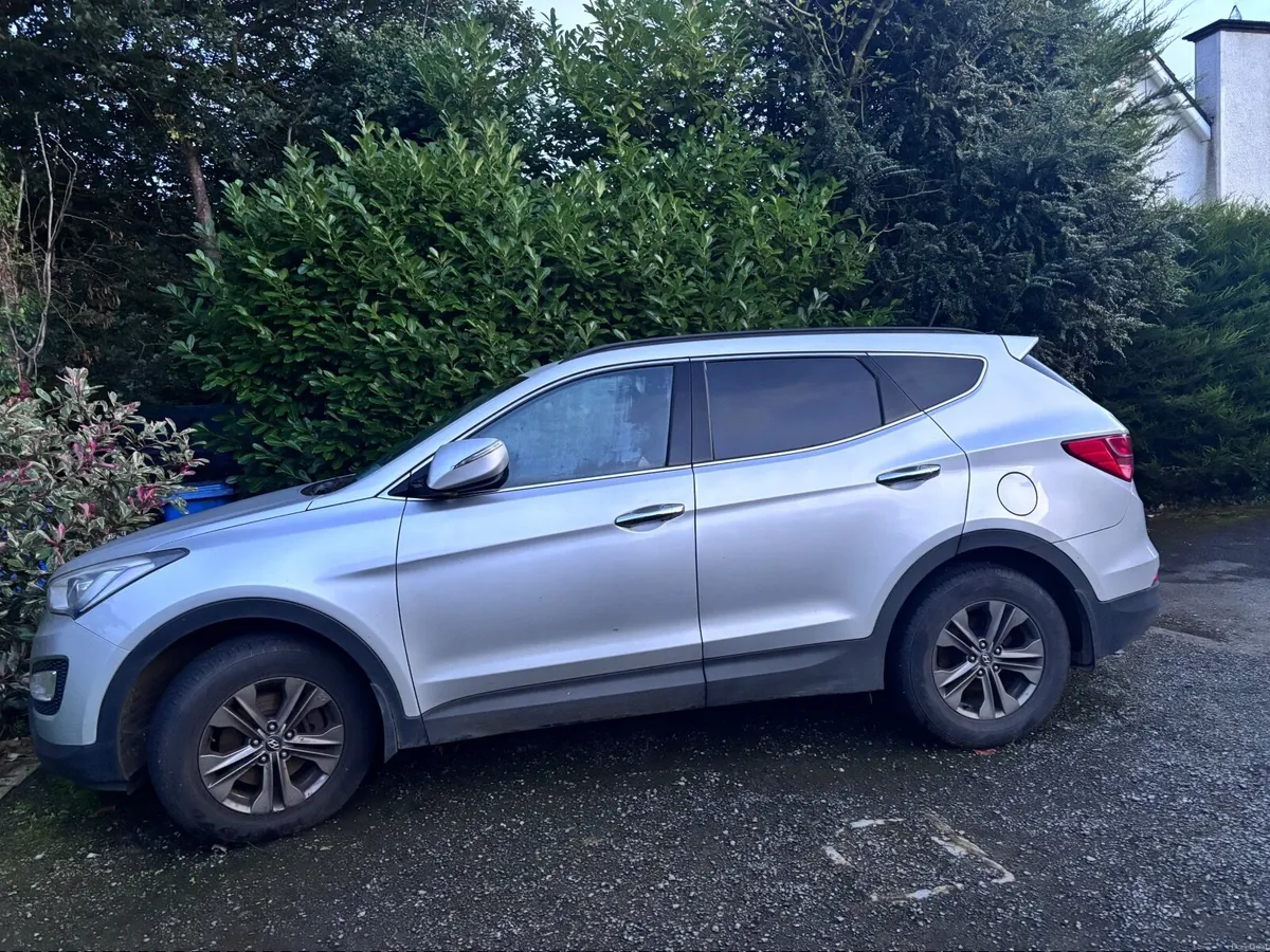 Hyundai Santa Fe 2013 - Image 2