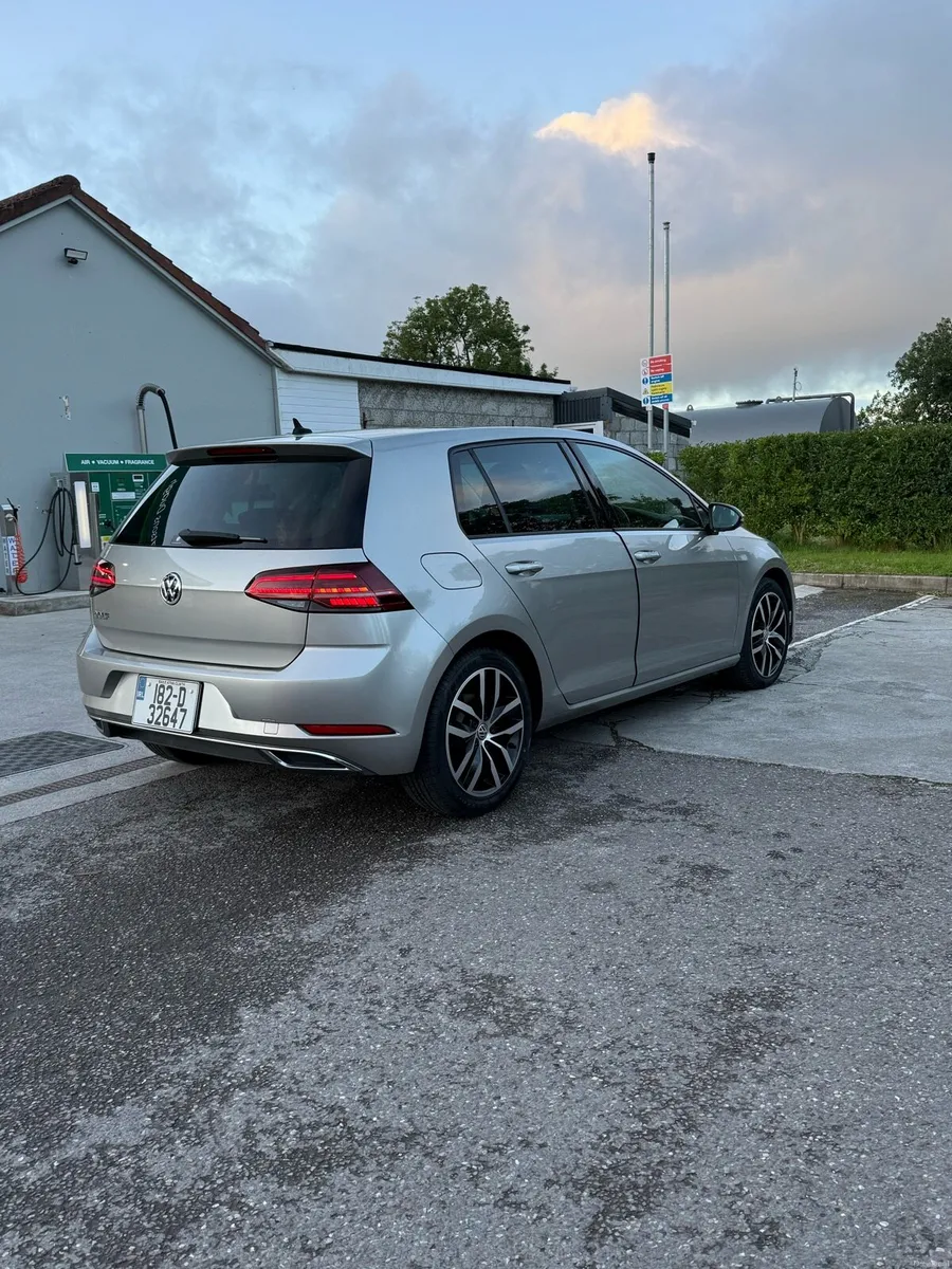 Volkswagen Golf HIGHLINE R-LINE PACK 1.4 TSI AUTO - Image 5