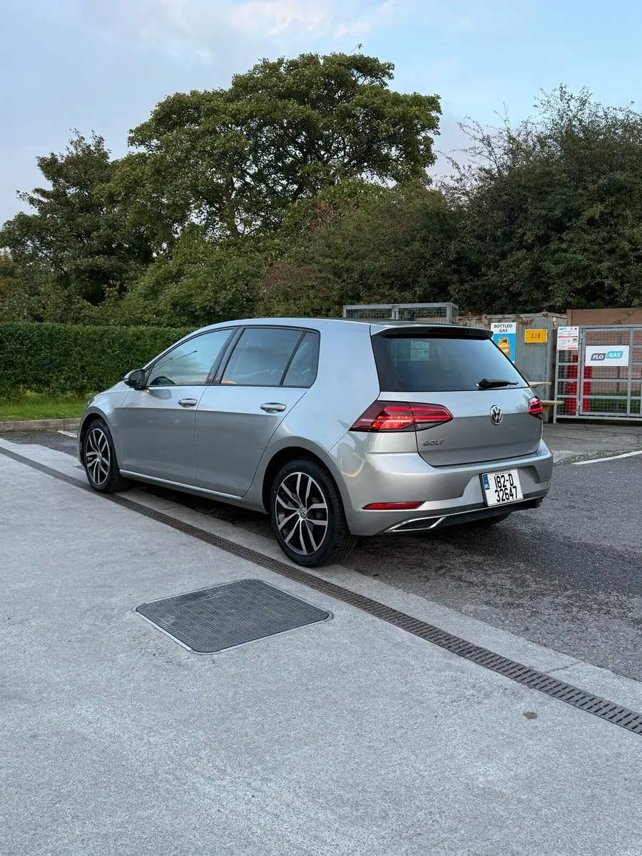 Volkswagen Golf HIGHLINE R-LINE PACK 1.4 TSI AUTO - Image 2