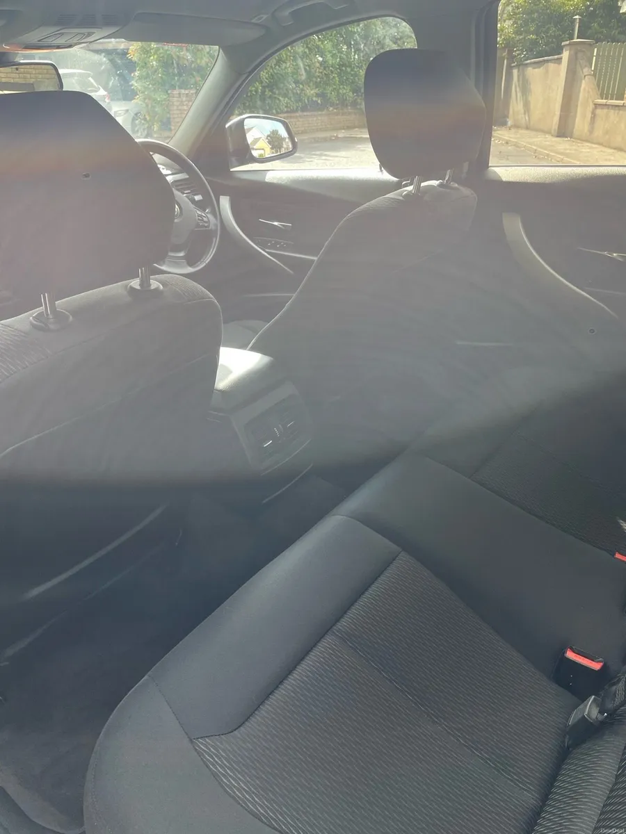 BMW 320d - Image 6