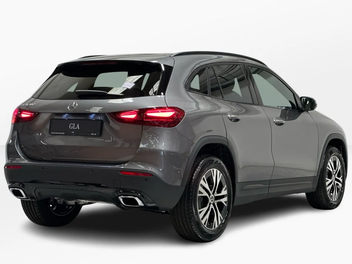 Mercedes-Benz GLA GLA180 Premium Progressive Line - Image 3