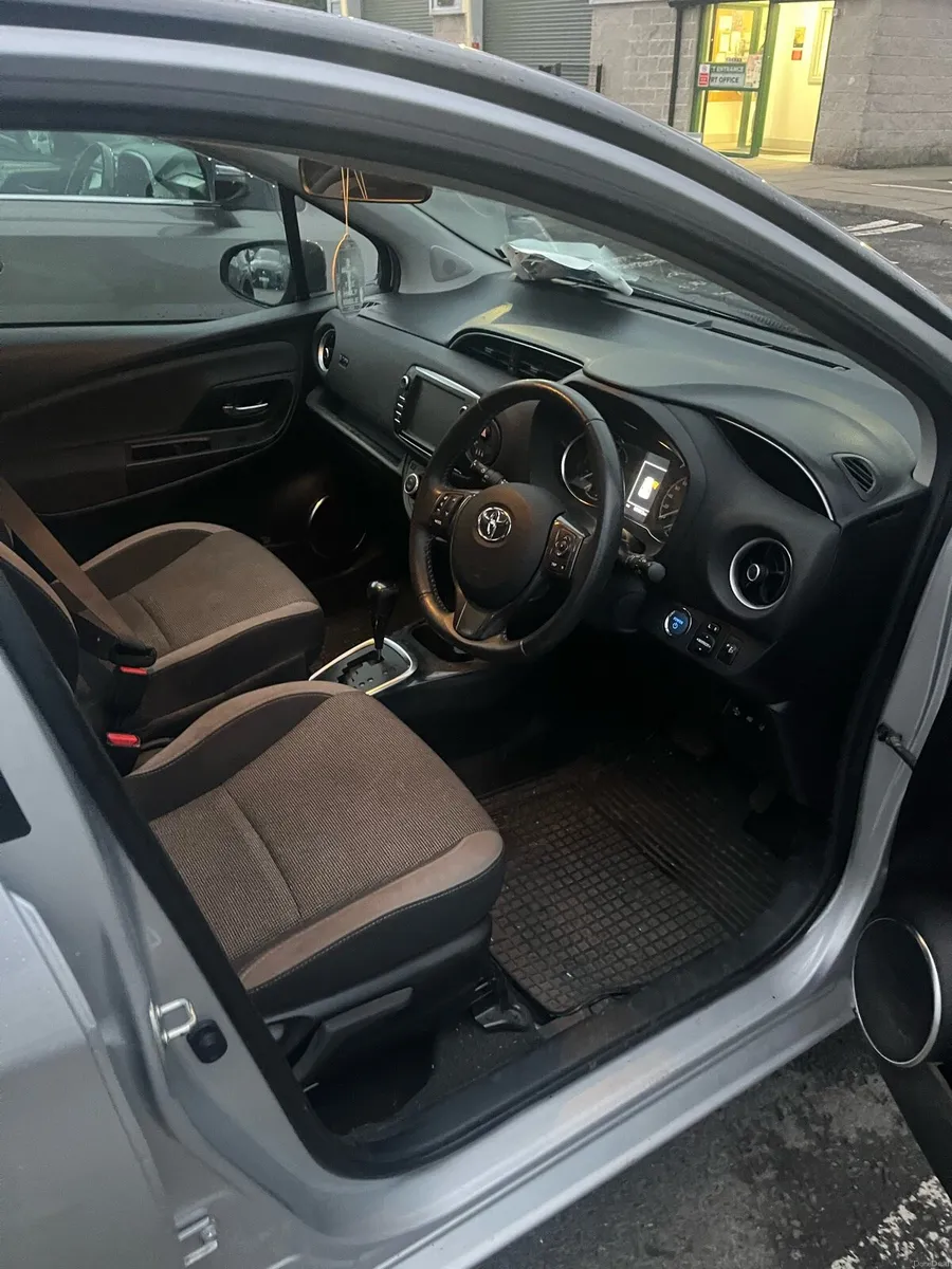 Toyota Yaris hybrid 2020 - Image 5