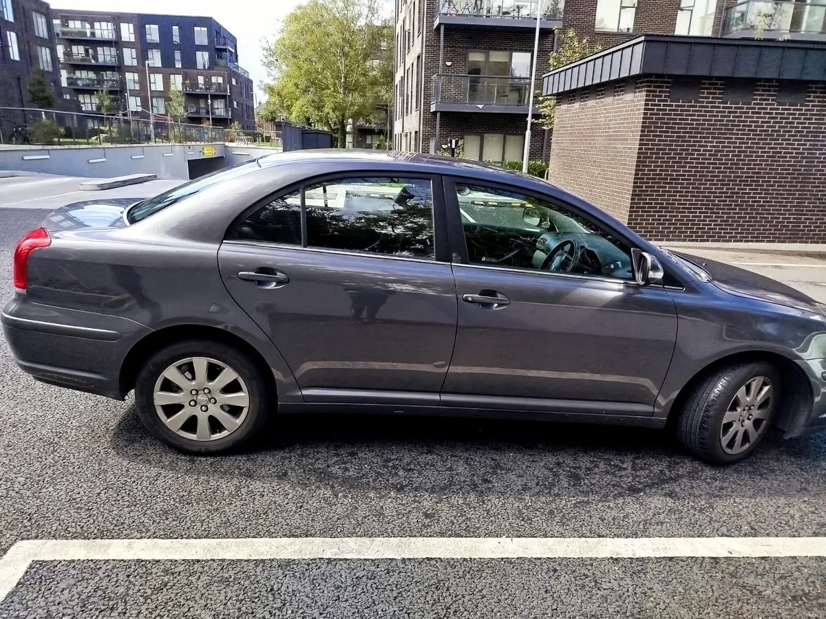 Toyota Avensis 2008 - Image 2