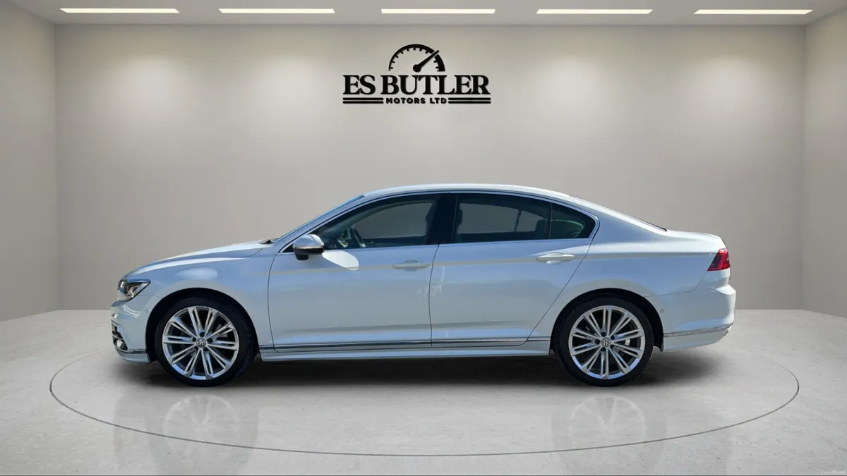2017 VW Passat RLINE 1.6L DIESEL / DIGITAL DASH - Image 2