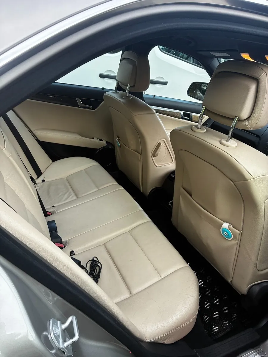 Mercedes-Benz C-Class 2008 - Image 6