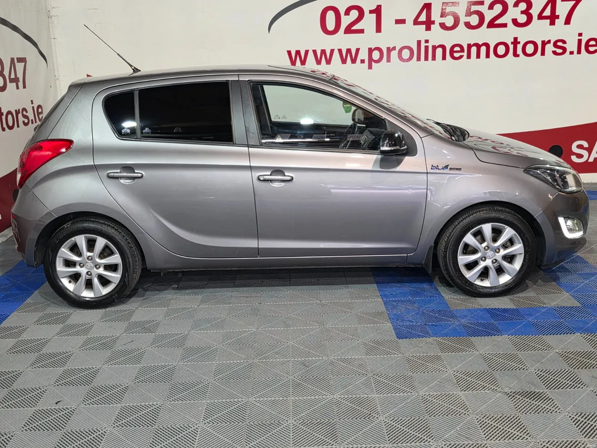 142 HYUNDAI I20 PREMIUM 1.2 PETROL MANUAL - Image 5