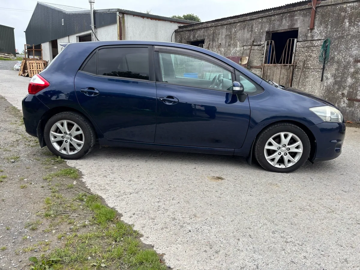 2012 Toyota Auris D4D - Image 1