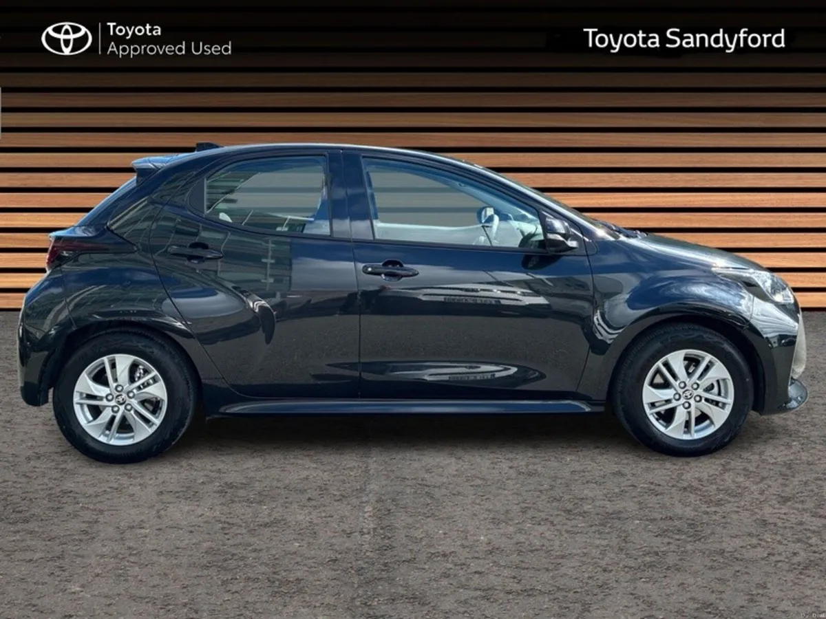 Toyota Yaris HYBRID LUNA // REAR CAMERA // TOYOTA - Image 3