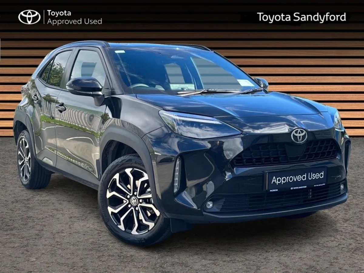 Toyota Yaris Cross LUNA SPORT // REAR CAMERA // SM - Image 1