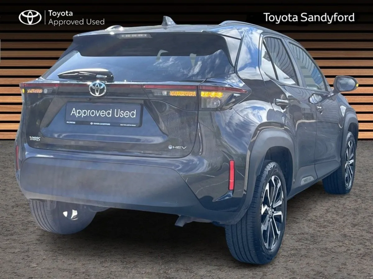 Toyota Yaris Cross LUNA SPORT // REAR CAMERA // SM - Image 2