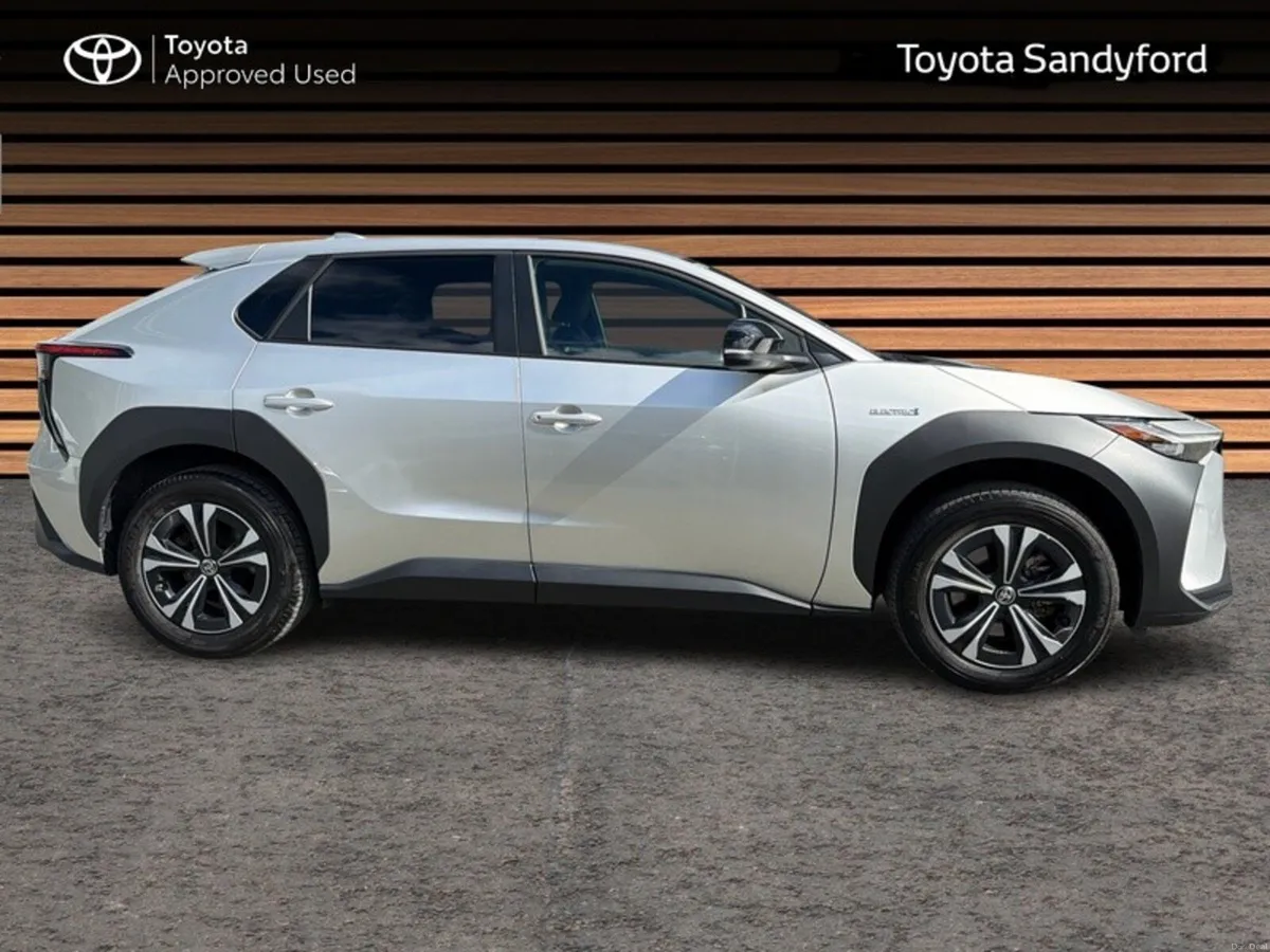 Toyota bZ4X FULL LEATHER SPORT 11KW EV AUTOMATIC / - Image 3