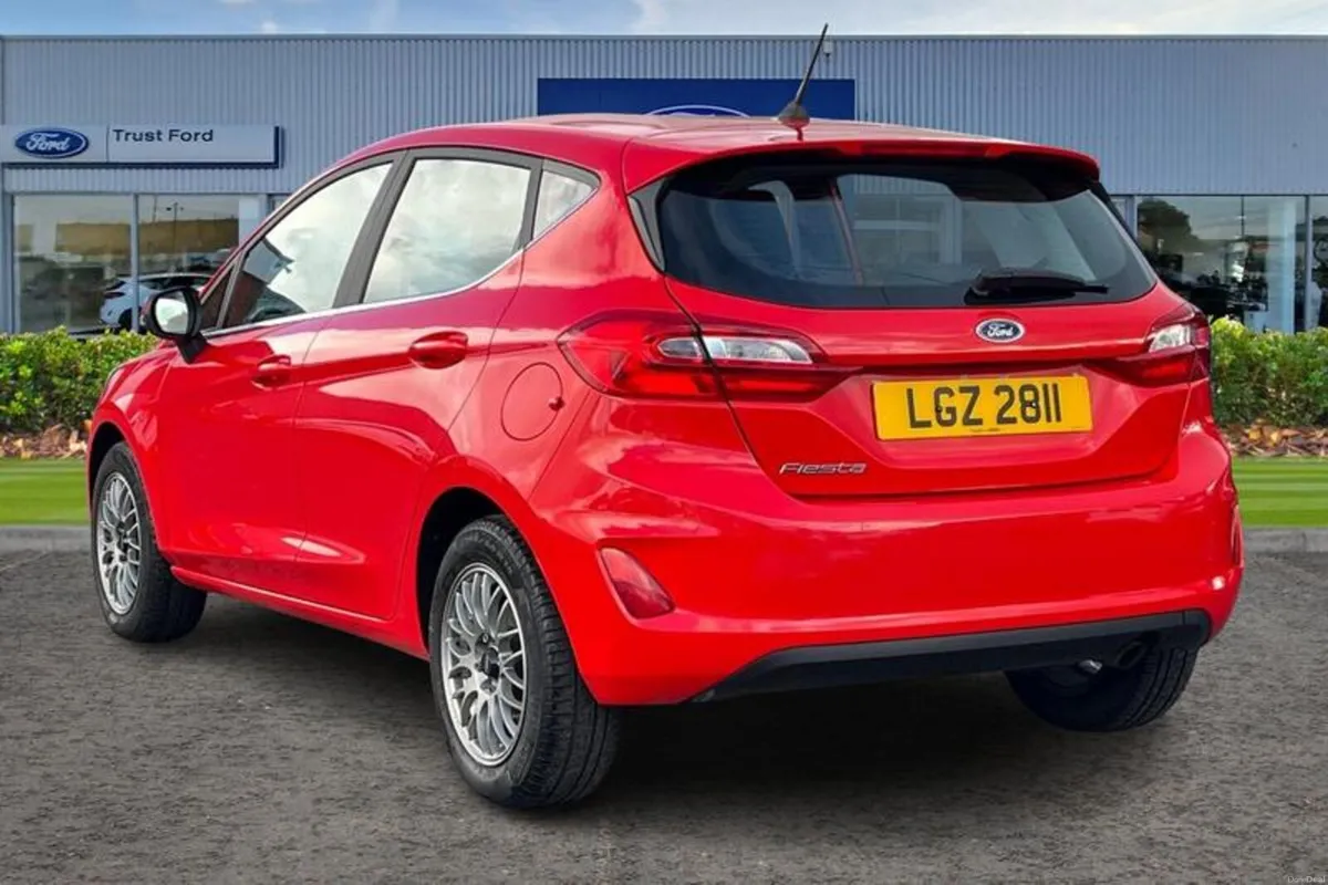 Ford Fiesta 1.0 EcoBoost Zetec 5dr - Image 2